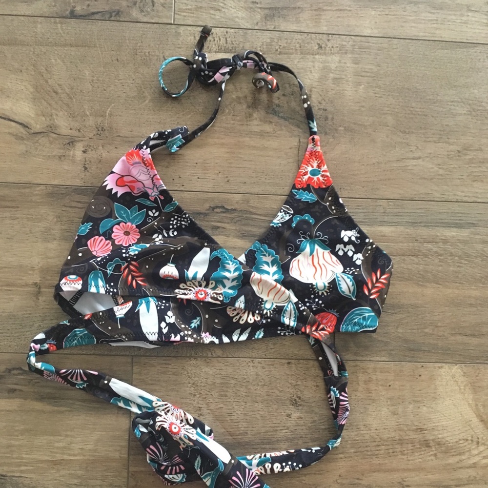 One for $7, two for $12! Cupshe Bikini Top